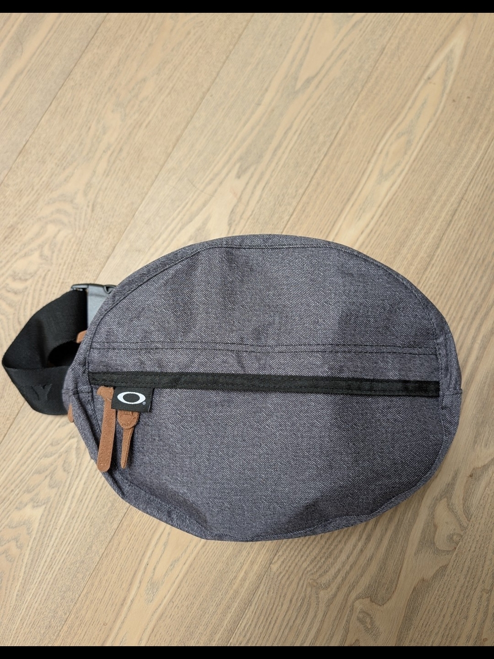 Oakley Gray Men’s Oval Sling Belt Bag with Leather Pulls